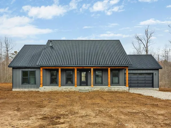 1076 Hargis Rd, Grimsley, TN 38565