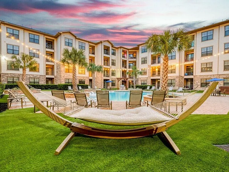 Waterside Village — Photo 3