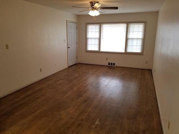 2nd image of 4324 SE 17th St