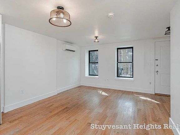 2nd image of 463 Kosciuszko St #1C