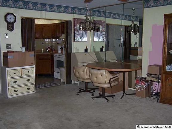 3rd image of 51 Yorktowne Parkway #F
