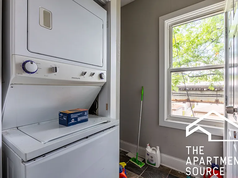 1314 W Roscoe St #2 — Photo 14