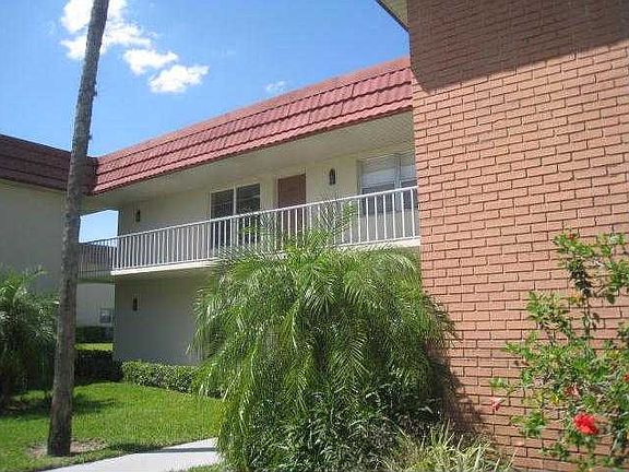 2nd image of 61 Woodland Dr APT 202