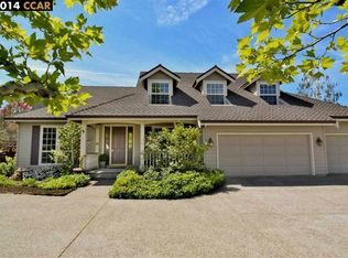 401 Silver Hollow Dr, Walnut Creek, CA 94598