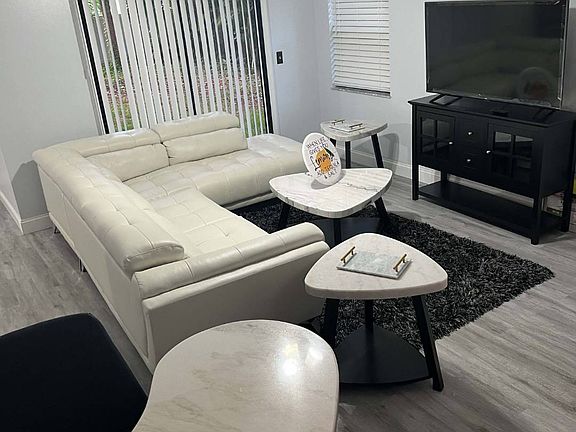 5th image of 901 Tropic Dr