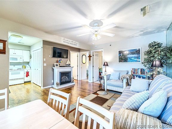 5th image of 40 Lighthouse Rd Unit 3-304