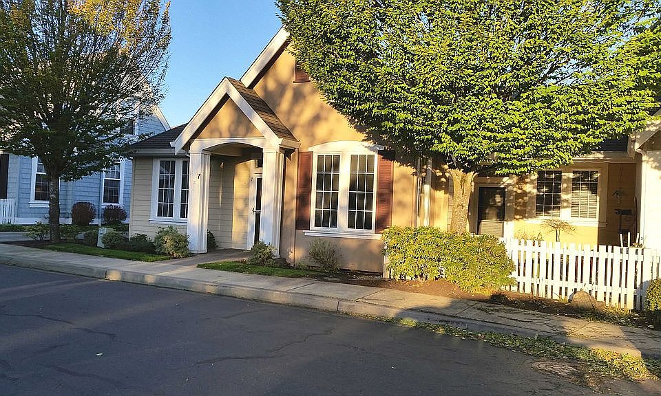 2nd image of 17146 SE 23rd Dr Unit 7