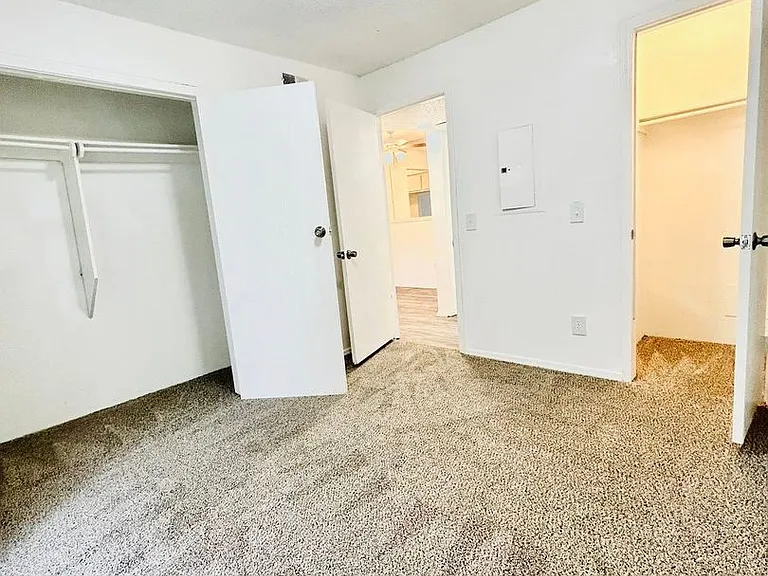 Almonte Apartments — Photo 28
