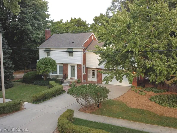 1405 Wellesley Dr, Mount Clemens, MI 48043
