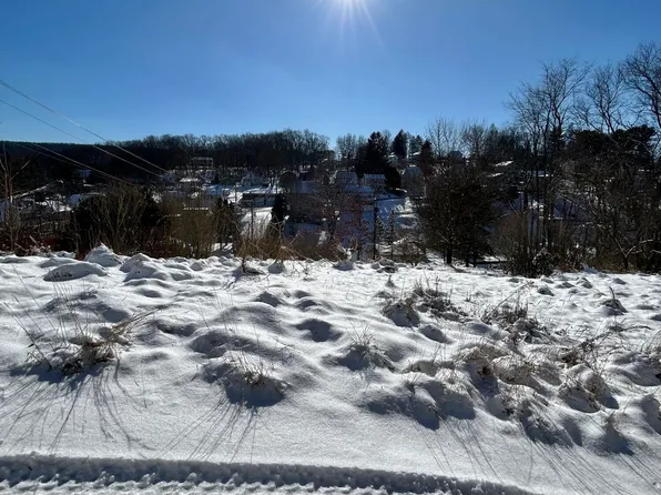 220 Entwistle St, Weatherly, PA 18255