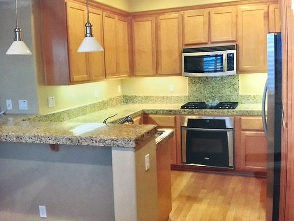 4th image of 2384 Plateau Dr