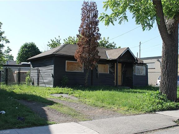 3rd image of 127 Robins Ave