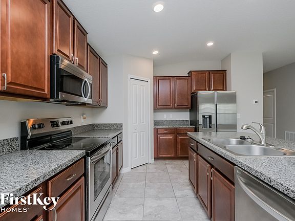 5th image of 16801 Peaceful Valley Dr
