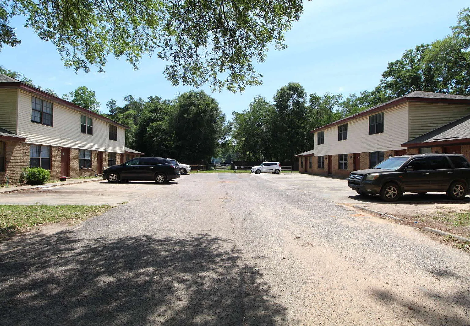 1 bed, 1.0 bath, 620 sqft, $975 — Photo 2