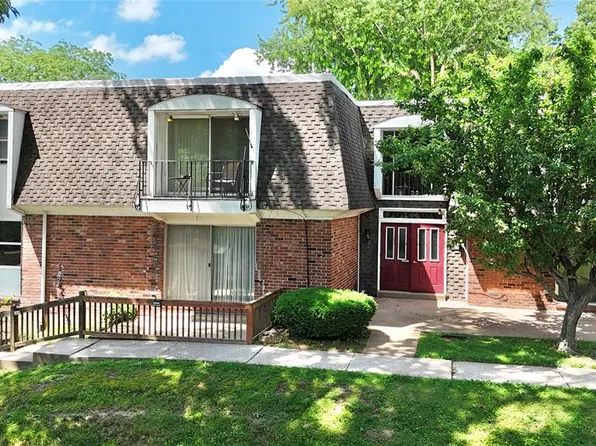 1061 Lafayette Ct APT A, Collinsville, IL 62234