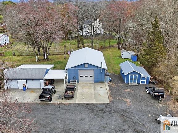 4th image of 251 Matchaponix Ave