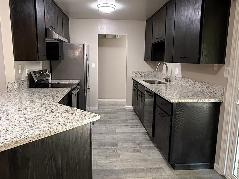 2908 Rimrock Ct — Photo 3