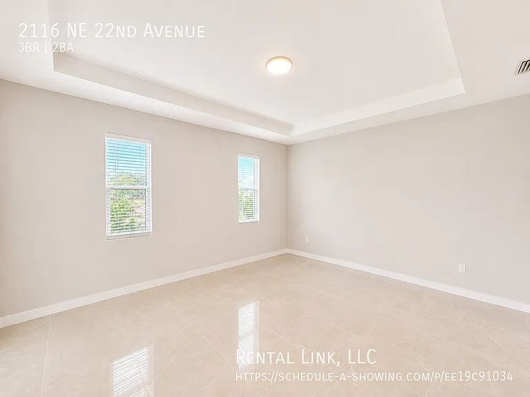 2116 NE 22nd Ave — Photo 12