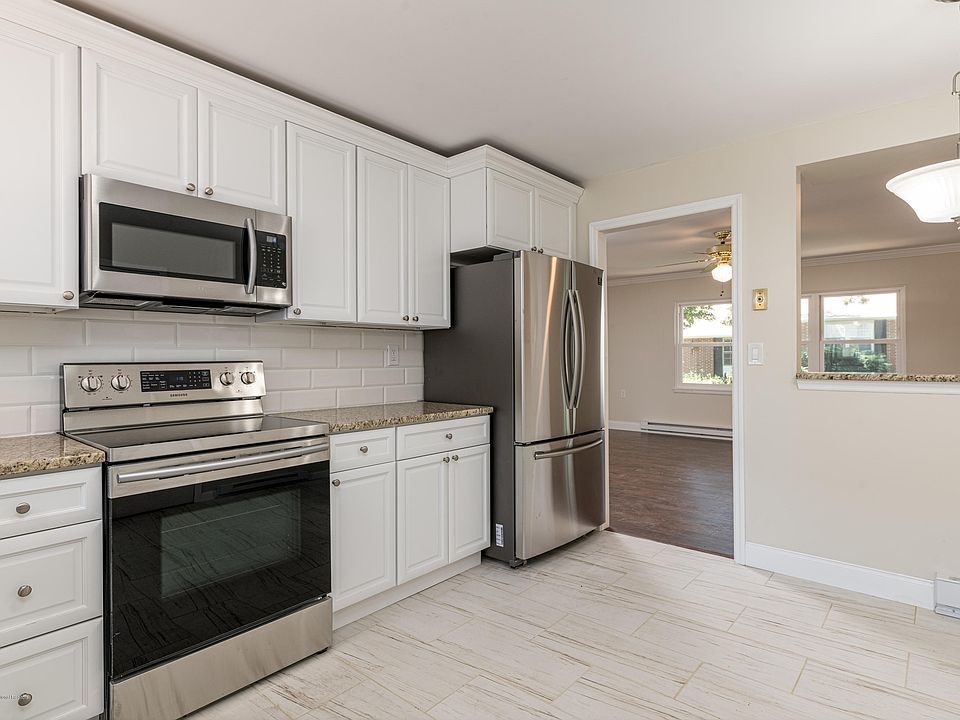 1st image of 495B Thornbury Ct #1002
