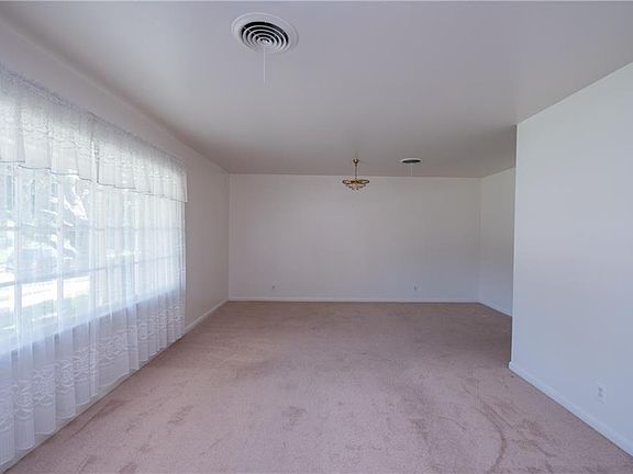 5th image of 4000 Tara Dr