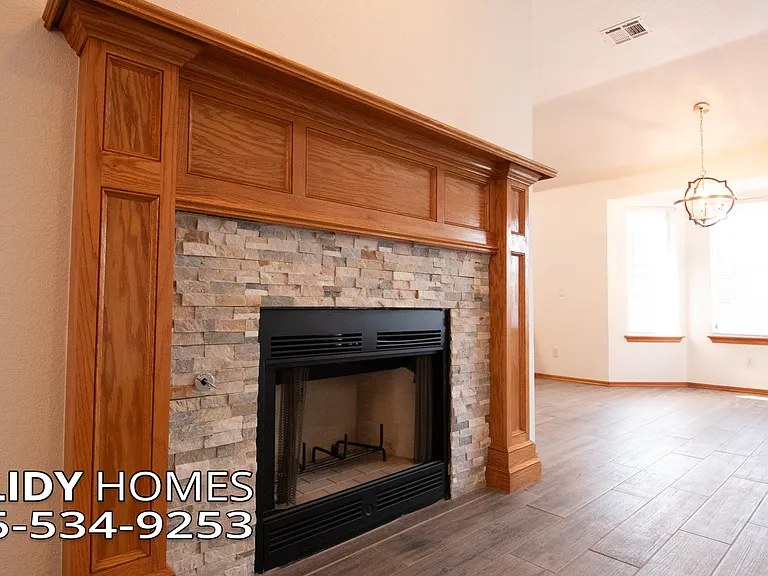 5004 SE 52nd St — Photo 10
