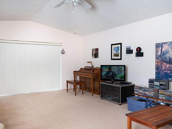 5th image of 611 Dartmouth Ave