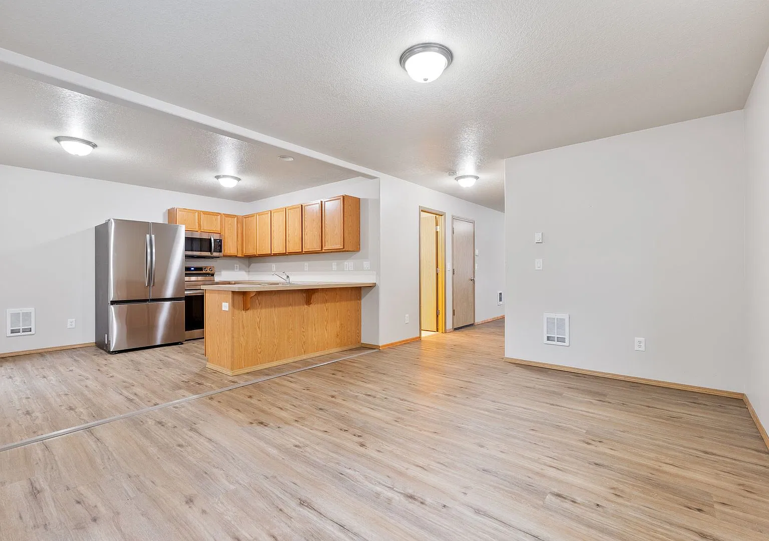 4bed/2.5 Bath home - Available in SE Portland, — Photo 4