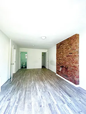 Rented by Avenues Real Estate | media 6
