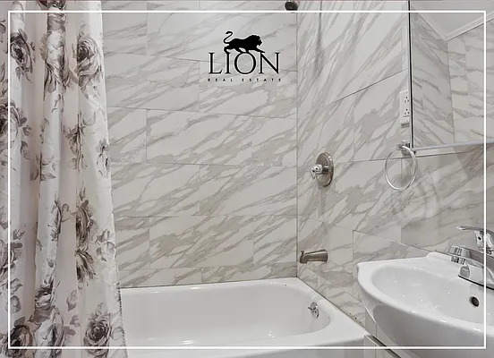 Rented by The Lion Real Estate | media 18