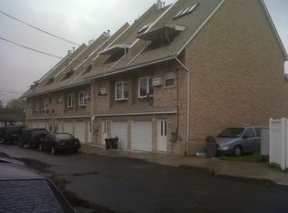 17321 Vaswani Ave, Jamaica, NY 11434