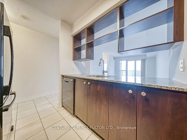 125 Village Green Sq #3105 — Photo 7