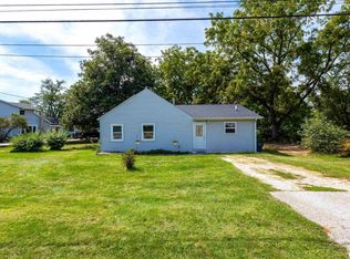 8326 Knoxville Rd, Milan, IL 61264