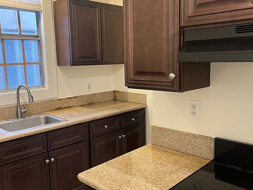 1st image of 418 N Ogden Dr #5