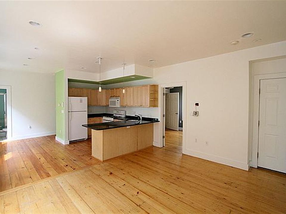 1st image of 367 Columbia St #1