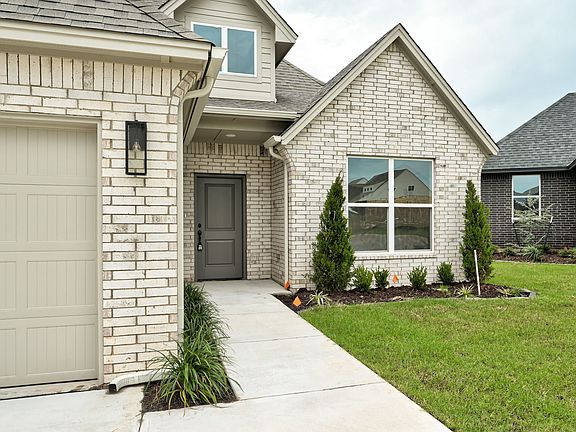 4th image of 6024 Kinnick Dr