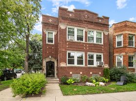 3800 N Oakley Ave, Chicago, IL
