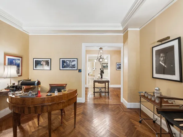 14 Sutton Place South 1B image 3 of 15
