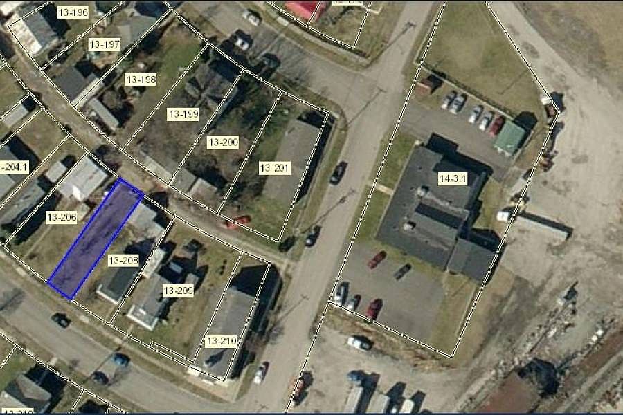 2nd image of 836 13th St