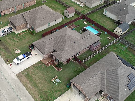 2nd image of 190 Southern Cir
