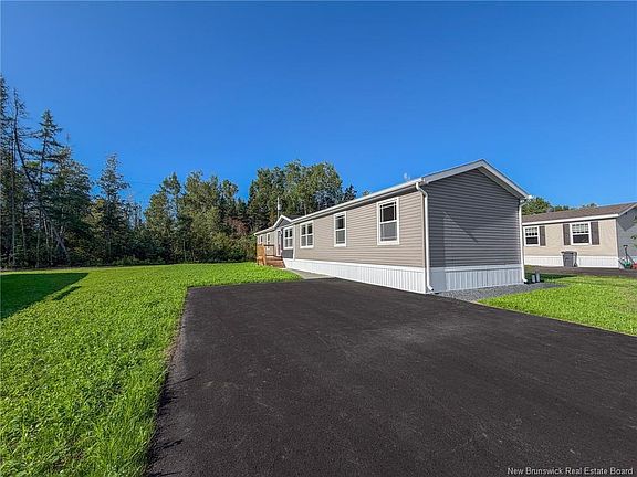 4th image of 37 Luanne Dr
