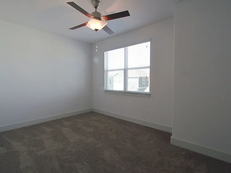 1507 Homespun Rd — Photo 18