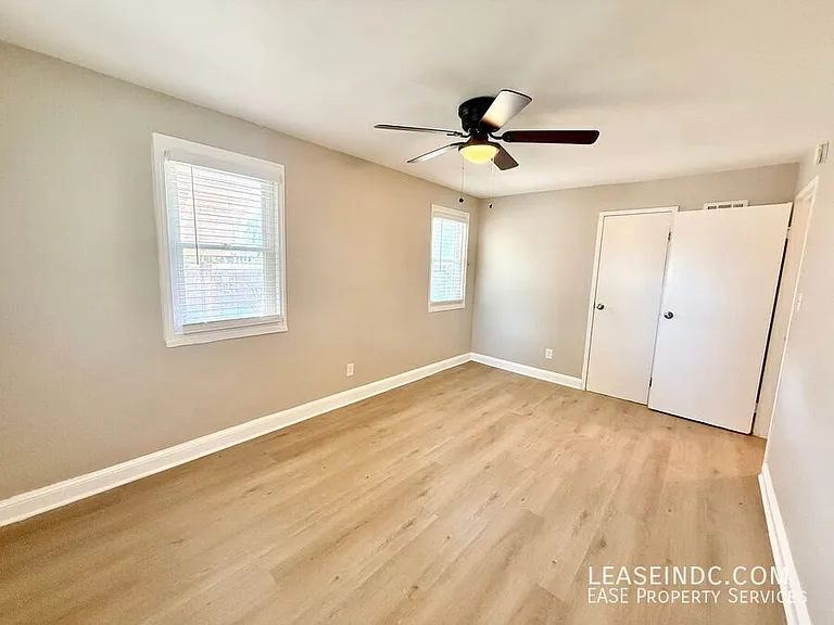 733 Crittenden St NE — Photo 19