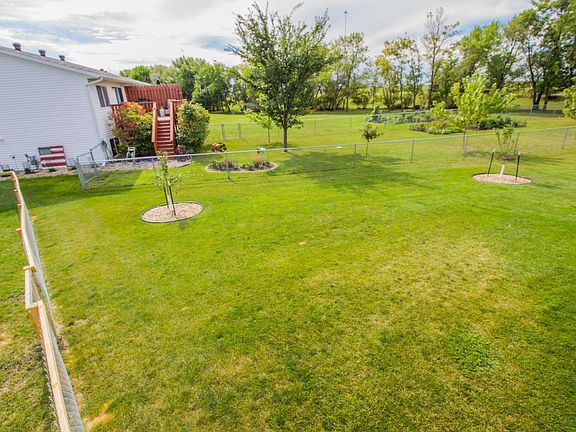 5th image of 1075 Oak Pl