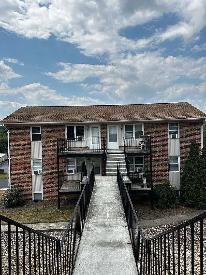 2 Bedroom apartment on Rockingham Drive — Photo 1
