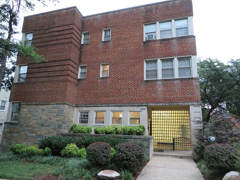 3925 Davis Pl NW #B1 — Photo 1