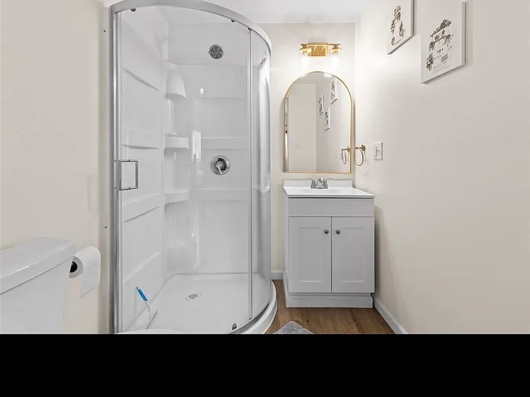 211 Lloyd Ave — Photo 8