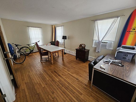 5th image of 1012 Storrs Rd