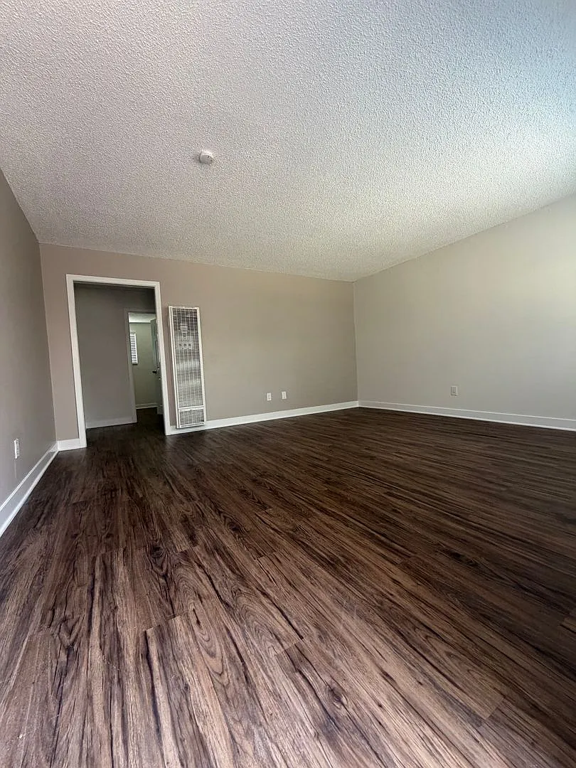 Building Photo - 511 La Cadena Way