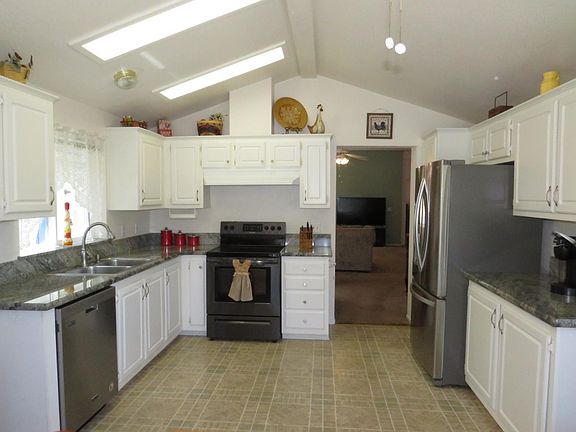2nd image of 450 Gladycon Rd Space 94