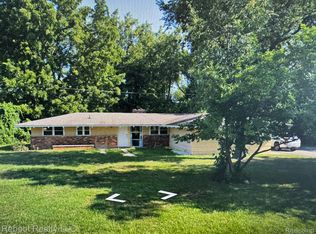 3627 Shallow Brook Dr, Bloomfield Hills, MI